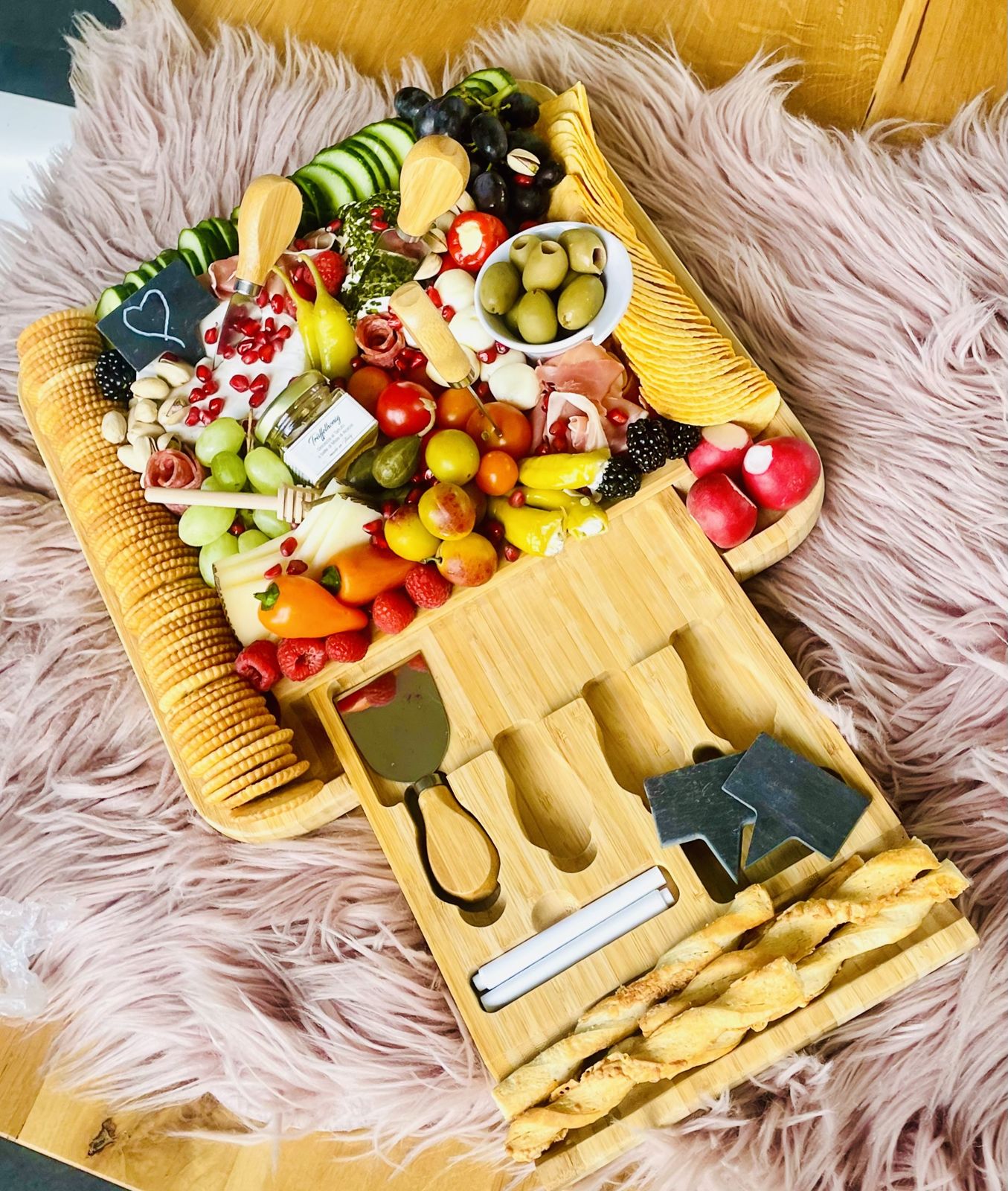 Geschenkbox mit Charcuterie